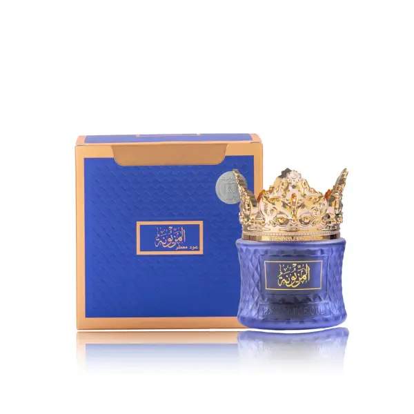 Pot élégant contenant 35g de bakhoor Oud Moattar Al Mazunah, copeaux de bois de oud infusés de parfums orientaux.